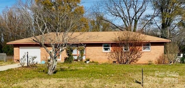 422 Mirror Lake Road, Salisbury, NC 28144