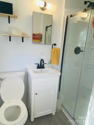 422 Mirror Lake Road, Salisbury, NC 28144