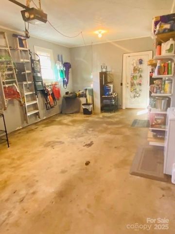 422 Mirror Lake Road, Salisbury, NC 28144