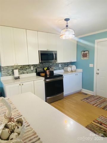 422 Mirror Lake Road, Salisbury, NC 28144