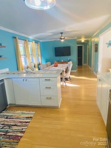 422 Mirror Lake Road, Salisbury, NC 28144