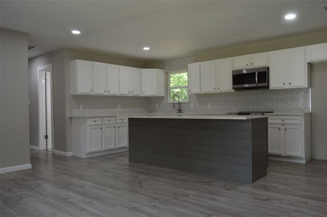 501 E 2nd Street, Quinlan, TX 75474