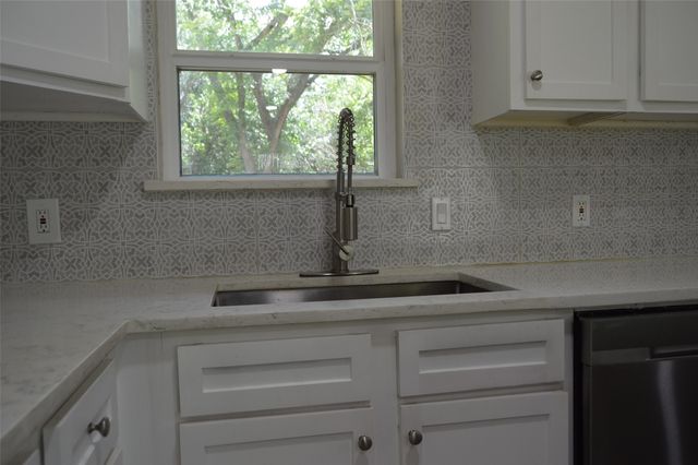 501 E 2nd Street, Quinlan, TX 75474