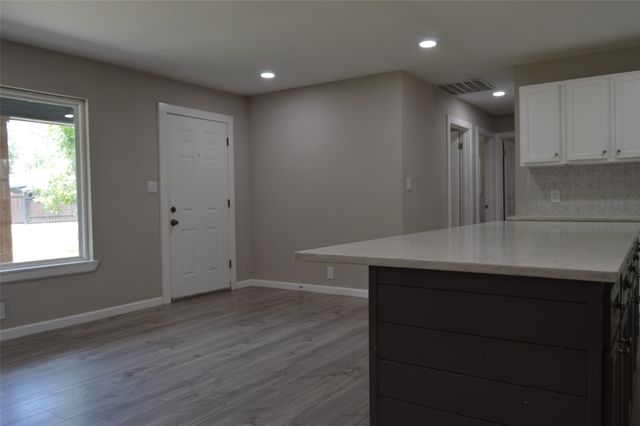 501 E 2nd Street, Quinlan, TX 75474