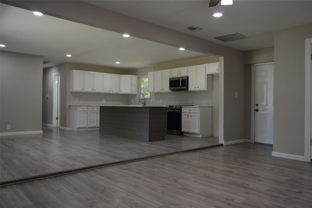 501 E 2nd Street, Quinlan, TX 75474