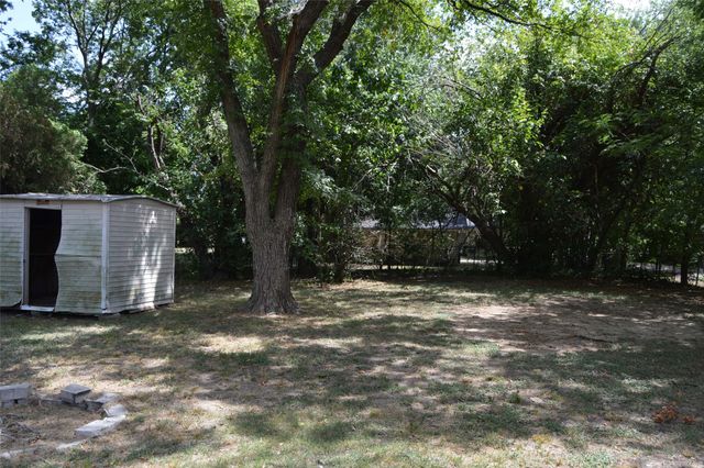 501 E 2nd Street, Quinlan, TX 75474