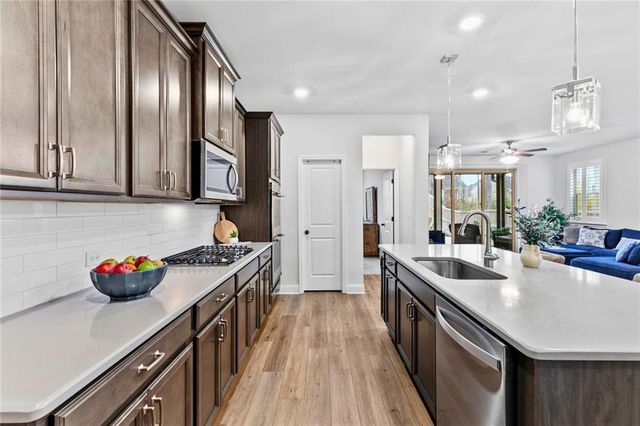 726 Lanarck Way, Peachtree City, GA 30269