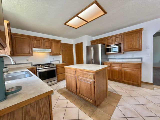 10413 W University Ct, Wichita, KS 67209