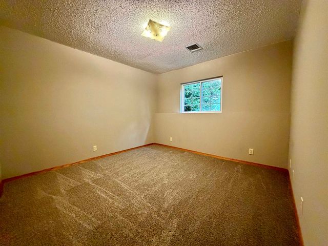 10413 W University Ct, Wichita, KS 67209