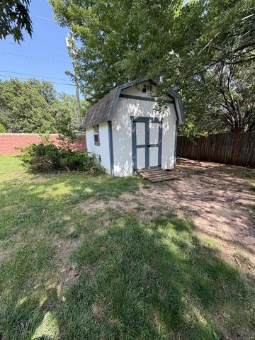10413 W University Ct, Wichita, KS 67209