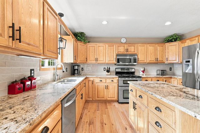 2412 Maple Court, Buffalo, MN 55313