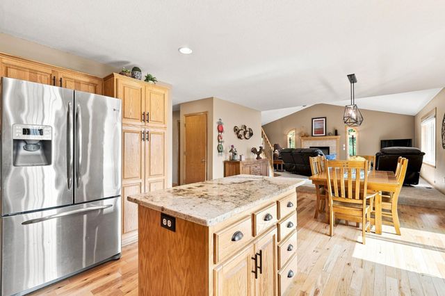 2412 Maple Court, Buffalo, MN 55313
