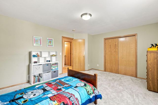 2412 Maple Court, Buffalo, MN 55313