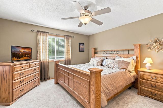 2412 Maple Court, Buffalo, MN 55313