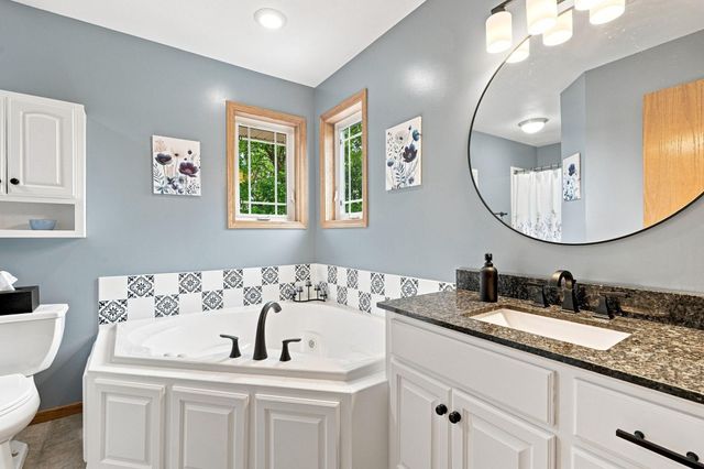 2412 Maple Court, Buffalo, MN 55313