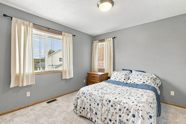 2412 Maple Court, Buffalo, MN 55313