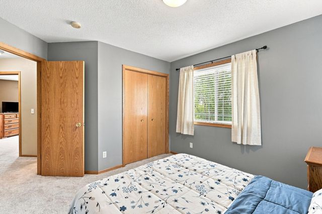2412 Maple Court, Buffalo, MN 55313
