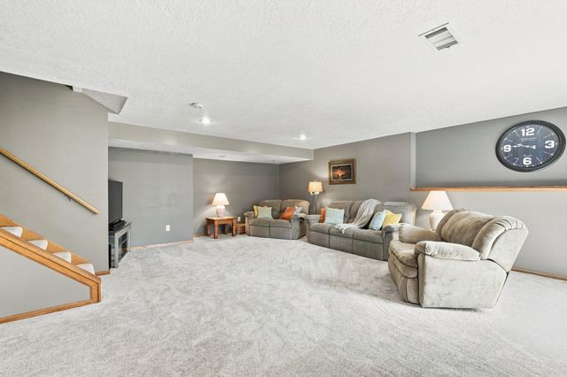 2412 Maple Court, Buffalo, MN 55313