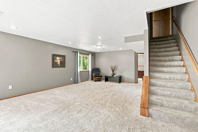 2412 Maple Court, Buffalo, MN 55313