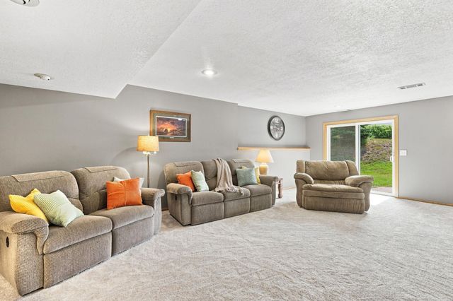 2412 Maple Court, Buffalo, MN 55313