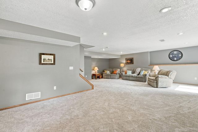 2412 Maple Court, Buffalo, MN 55313