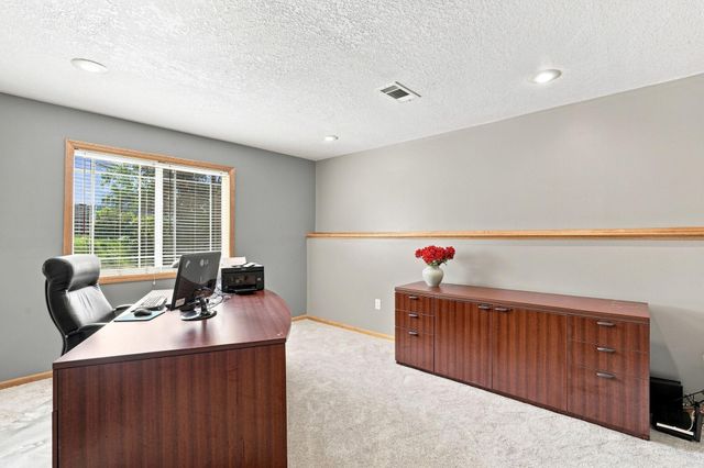 2412 Maple Court, Buffalo, MN 55313