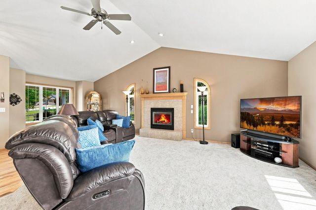 2412 Maple Court, Buffalo, MN 55313