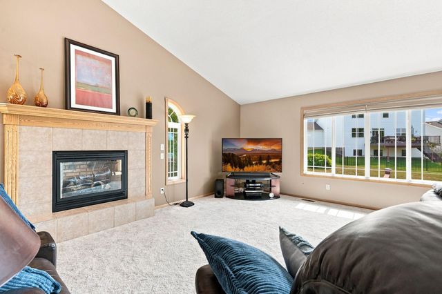 2412 Maple Court, Buffalo, MN 55313