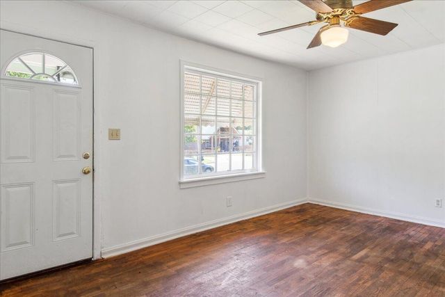 1823 W Olive Street, Springfield, MO 65802