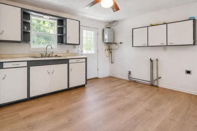 1823 W Olive Street, Springfield, MO 65802