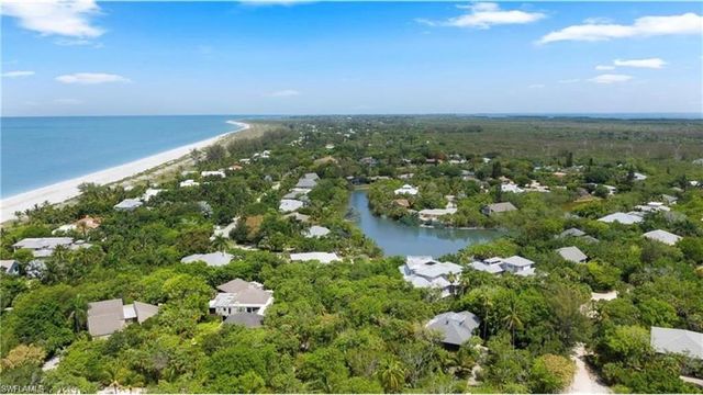 933 Strangler Fig LN, Sanibel, FL 33957