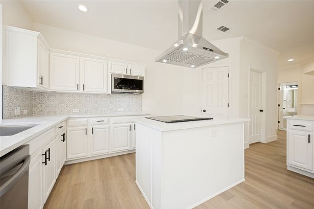 1501 Shadow Crest Drive, Corinth, TX 76210