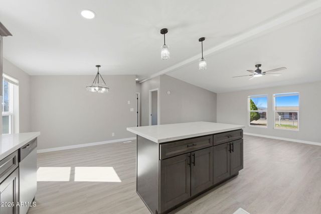 24275 N CLEVELAND Street, Paulden, AZ 86334