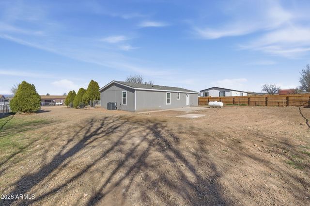 24275 N CLEVELAND Street, Paulden, AZ 86334