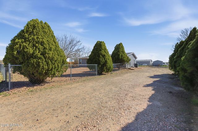 24275 N CLEVELAND Street, Paulden, AZ 86334