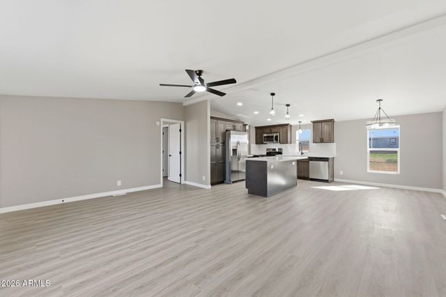 24275 N CLEVELAND Street, Paulden, AZ 86334