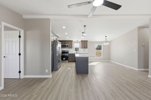 24275 N CLEVELAND Street, Paulden, AZ 86334