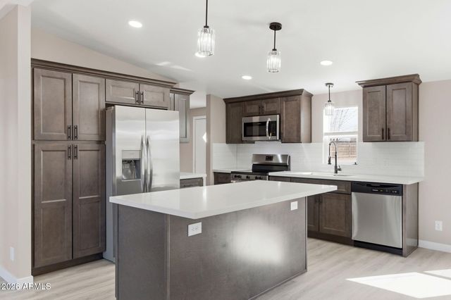 24275 N CLEVELAND Street, Paulden, AZ 86334