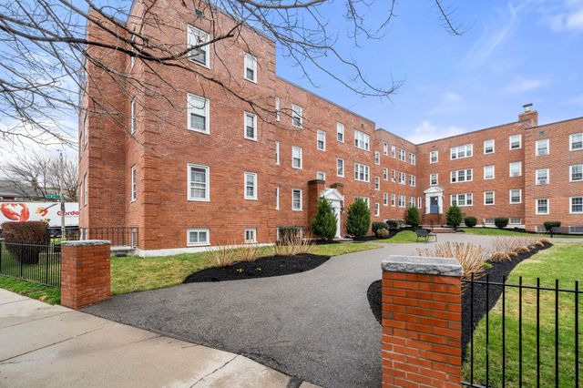 33 Lennon Ct 43, Boston, MA 02127
