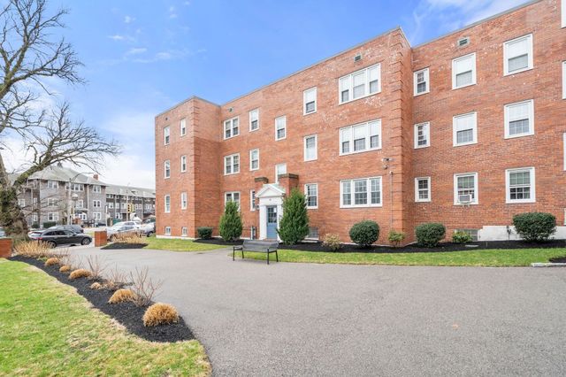33 Lennon Ct 43, Boston, MA 02127