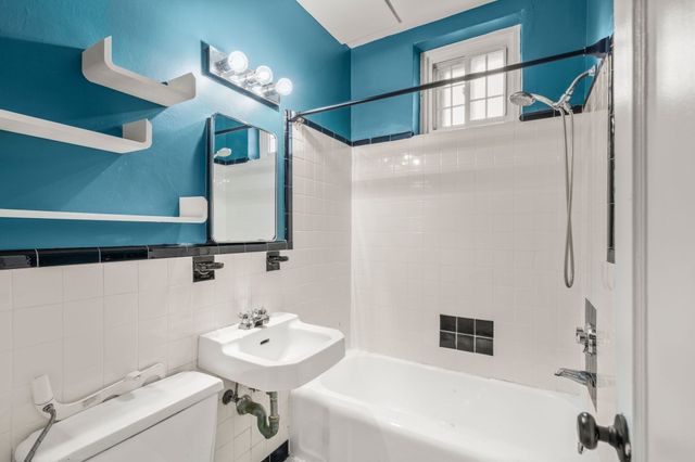 33 Lennon Ct 43, Boston, MA 02127
