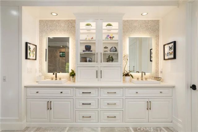 9981 Foxrun Road, North Tustin, CA 92705