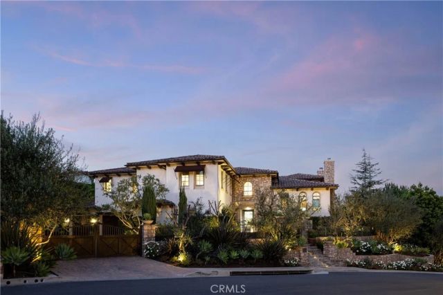 9981 Foxrun Road, North Tustin, CA 92705