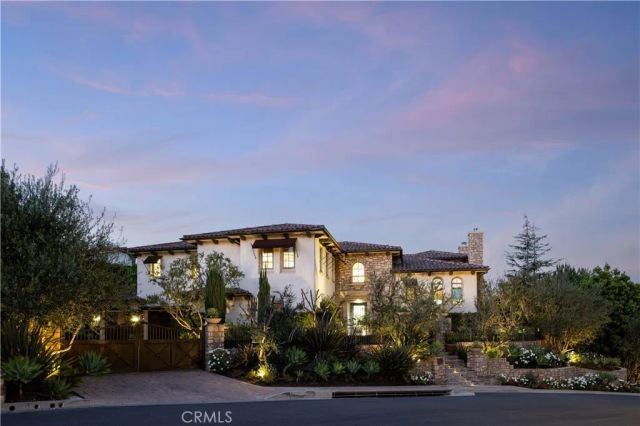 9981 Foxrun Road, North Tustin, CA 92705