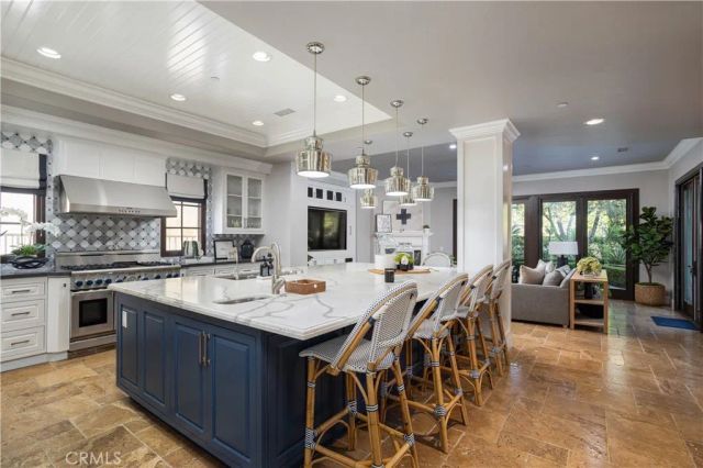 9981 Foxrun Road, North Tustin, CA 92705