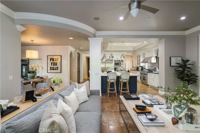 9981 Foxrun Road, North Tustin, CA 92705