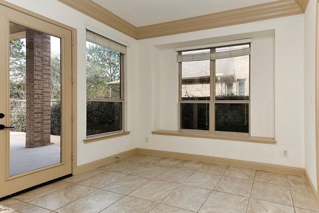 27 Tioga Place, The Woodlands, TX 77375