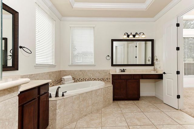 27 Tioga Place, The Woodlands, TX 77375