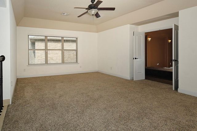 27 Tioga Place, The Woodlands, TX 77375