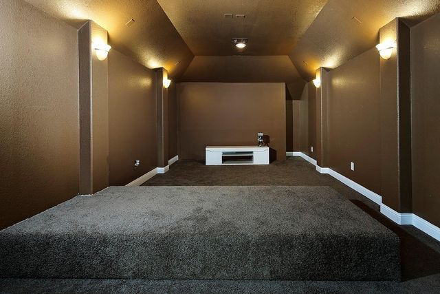 27 Tioga Place, The Woodlands, TX 77375